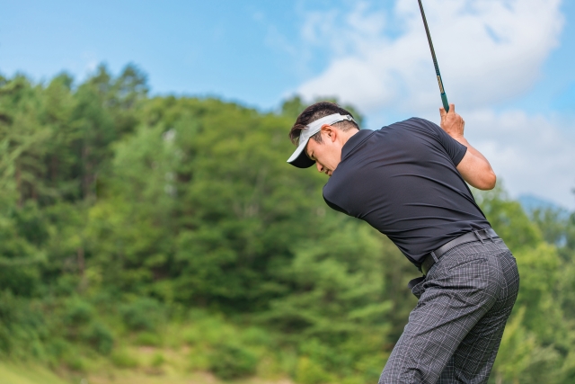 ゴルフ腰痛の危険性と予防方法