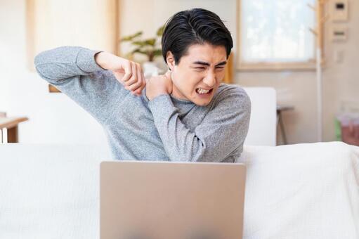 軽井沢】デスクワークによる肩こり・腰痛は姿勢が原因？全身矯正で根本改善｜ゆめたか接骨院軽井沢院
